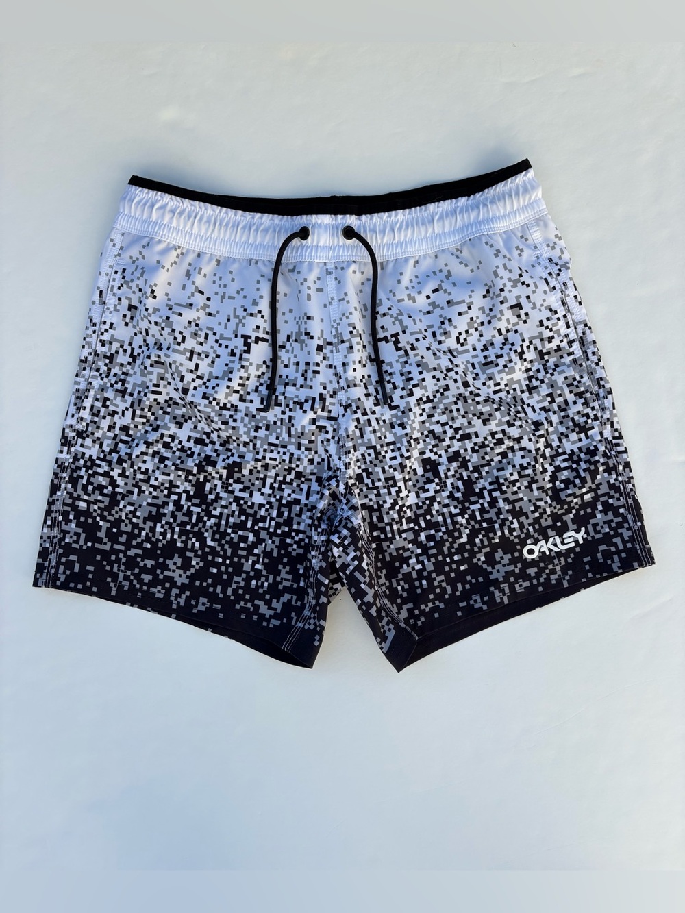 Oakley Men’s Pixel Digital Camo Boardshorts Swim Trunks - Black/White Gradient-S